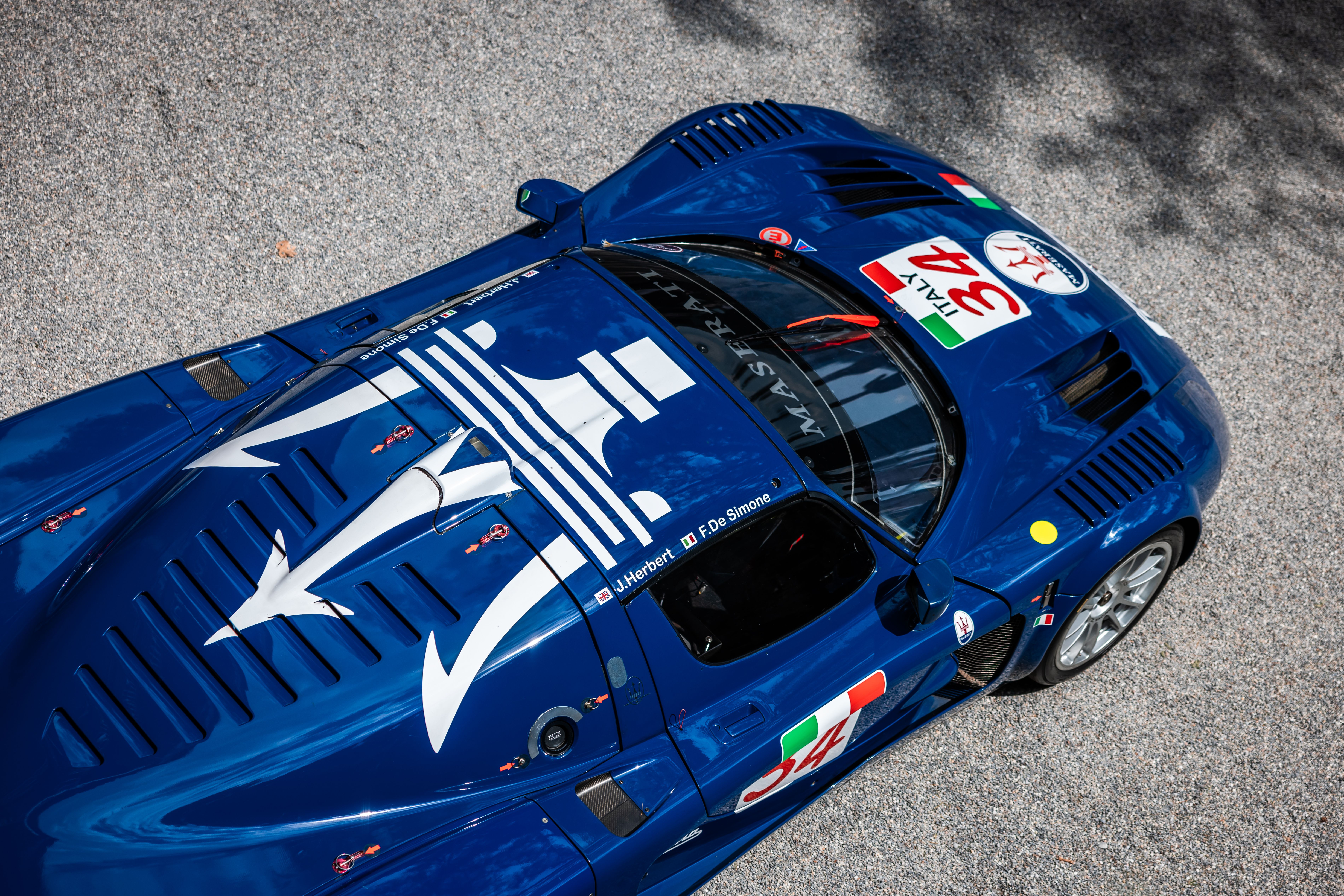Overhead view of the Maserati MC12 GT1 showing its length, width and two meter rear wing
